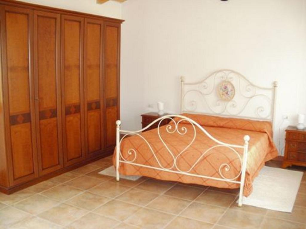 Farm Stay Gli Oleandri Loiri Porto San Paolo Habitación foto